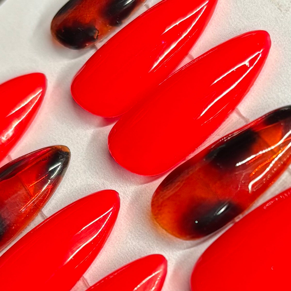 Red Flag Press-on Nails
